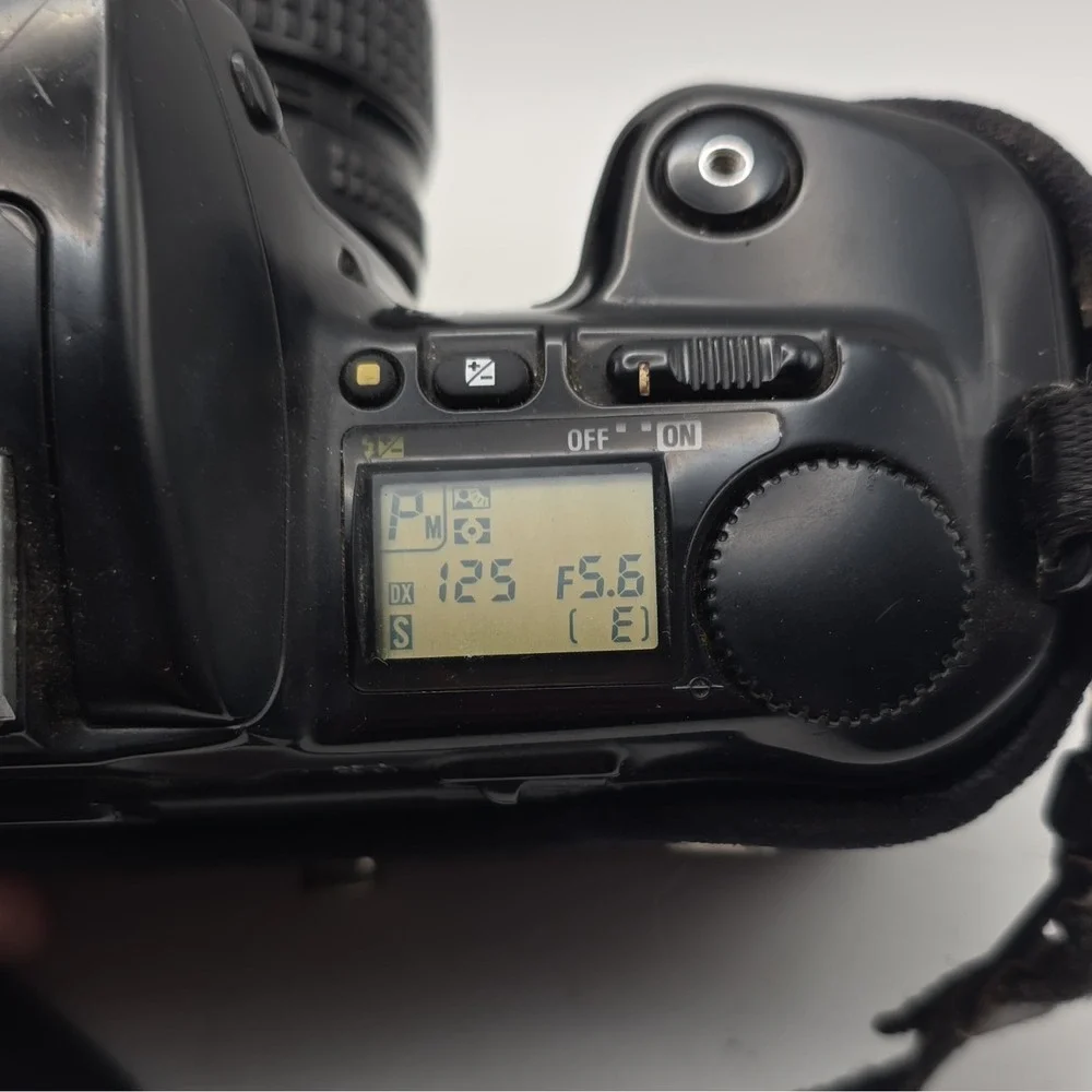 Nikon N6006 35mm SLR Film Camera Auto Exposure AF Nikkor 35-70mm Lens
